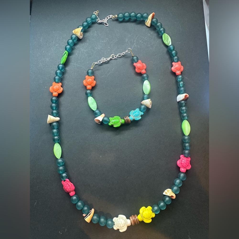 Hand Crafted Multicolor Turtle Necklace and Bracelet Set